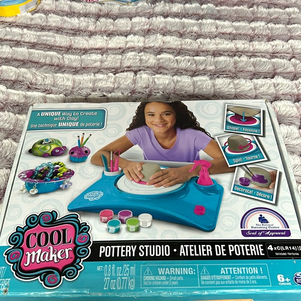 Cool Maker, Pottery Studio, Clay Pottery Wheel Craft Kit